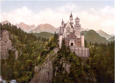 Neuschwanstein front façade and surroundings